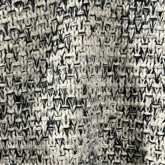 💞 DEX V-Neck Sweater with Unique Tie-Up Detail size Medium 💞 - Picture 5 of 5